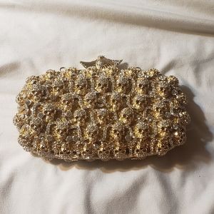 Crystal skull clutch